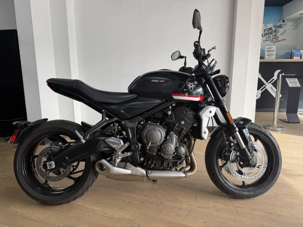 motoUsada-triumph-trident-660